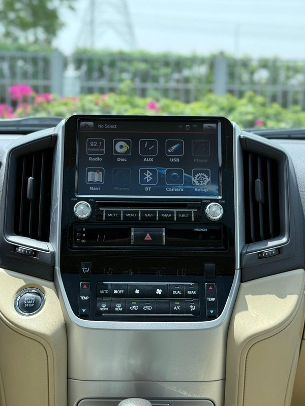 LAND CRUISER EX. R V6 | GCC SPECS | YEAR: 2017 | KMS: 218,000 | FULL-SERVICE HISTORY