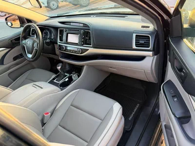 Toyota Highlander LE 2017 Toyota Highlander Hybrid  -3.5L V6-AWD 4x4 - Leather seat-Rear Camera --11