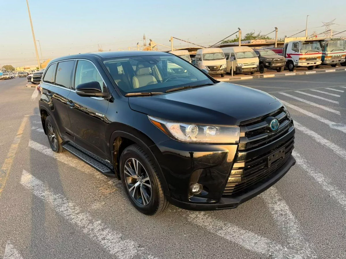 Toyota Highlander LE 2017 Toyota Highlander Hybrid  -3.5L V6-AWD 4x4 - Leather seat-Rear Camera -