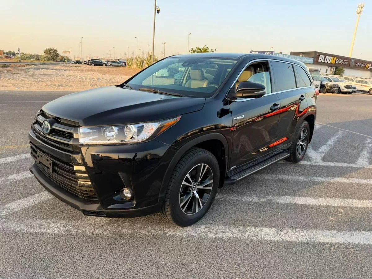 Toyota Highlander LE 2017 Toyota Highlander Hybrid  -3.5L V6-AWD 4x4 - Leather seat-Rear Camera --1-0