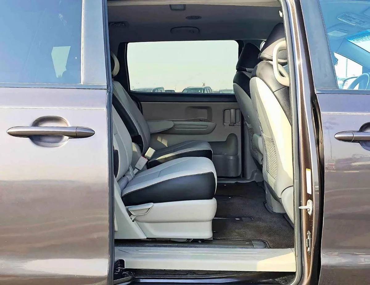Kia Sedona LX / V6 / 3.3L / 7 SEATS / ELECTRIC SEATS/ EXPORT ONLY / LOT# 31911-11-0