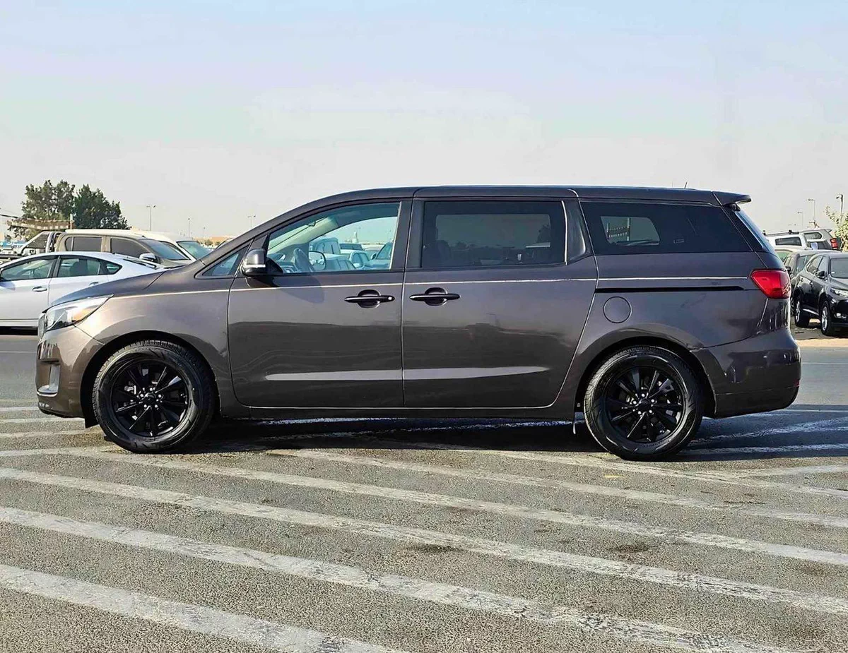 Kia Sedona LX / V6 / 3.3L / 7 SEATS / ELECTRIC SEATS/ EXPORT ONLY / LOT# 31911-2-0