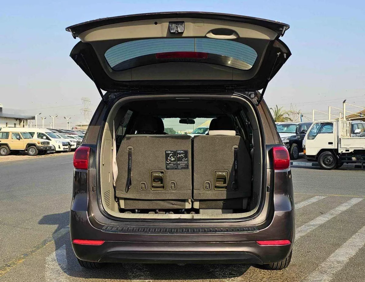 Kia Sedona LX / V6 / 3.3L / 7 SEATS / ELECTRIC SEATS/ EXPORT ONLY / LOT# 31911-4-0