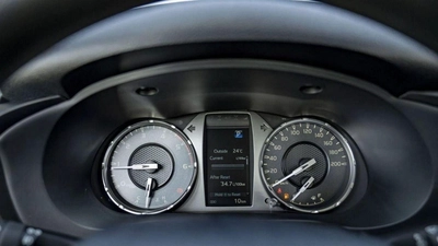 Toyota Hilux GL HILUX 2.4L AT-12