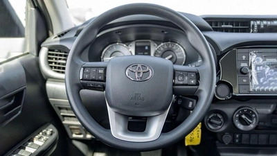 Toyota Hilux GL HILUX 2.4L AT-17