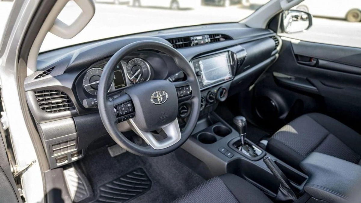 Toyota Hilux GL HILUX 2.4L AT-16-0