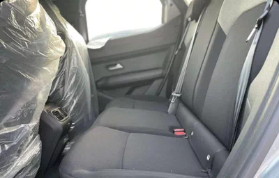 RENAULT DUSTER PETROL AMAZON GREEN-3