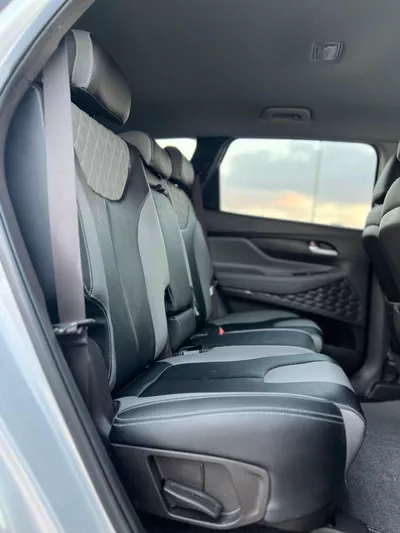Hyundai Santa Fe STANDARD 2019 Hyndai Santafe MidOption+ - 2.4L V4 - 4x4 AWD - Rear Camera - Leather Seat  5-16