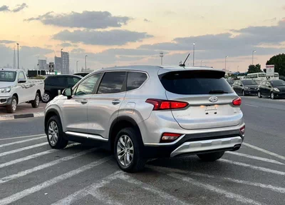 Hyundai Santa Fe STANDARD 2019 Hyndai Santafe MidOption+ - 2.4L V4 - 4x4 AWD - Rear Camera - Leather Seat  5-4