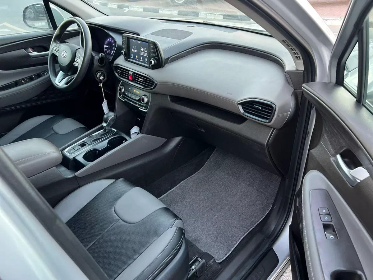 Hyundai Santa Fe STANDARD 2019 Hyndai Santafe MidOption+ - 2.4L V4 - 4x4 AWD - Rear Camera - Leather Seat  5-12-0