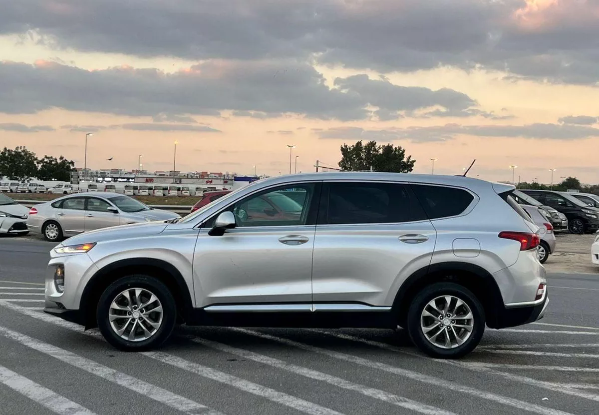 Hyundai Santa Fe STANDARD 2019 Hyndai Santafe MidOption+ - 2.4L V4 - 4x4 AWD - Rear Camera - Leather Seat  5-3-0