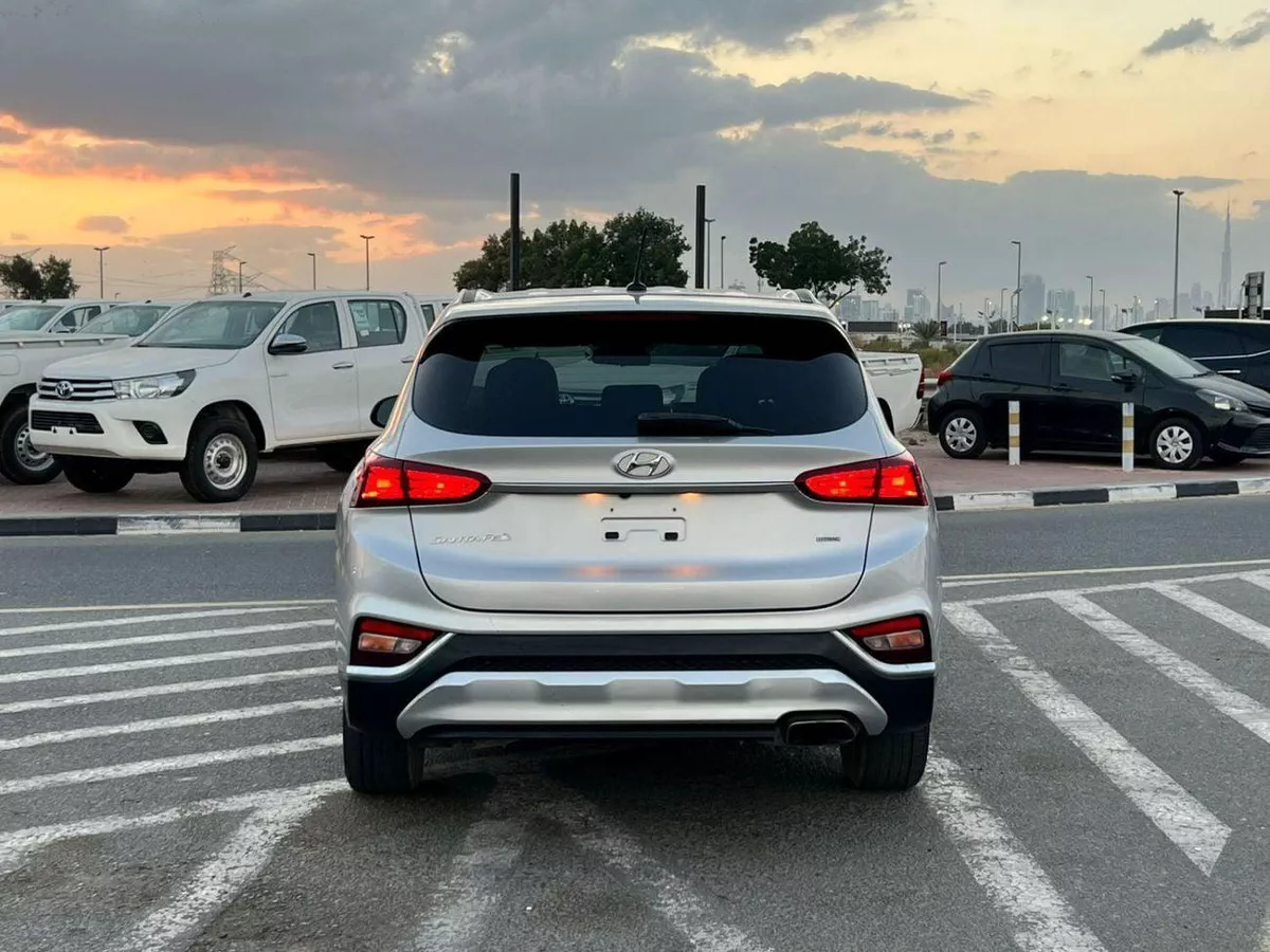 Hyundai Santa Fe STANDARD 2019 Hyndai Santafe MidOption+ - 2.4L V4 - 4x4 AWD - Rear Camera - Leather Seat  5-5-0