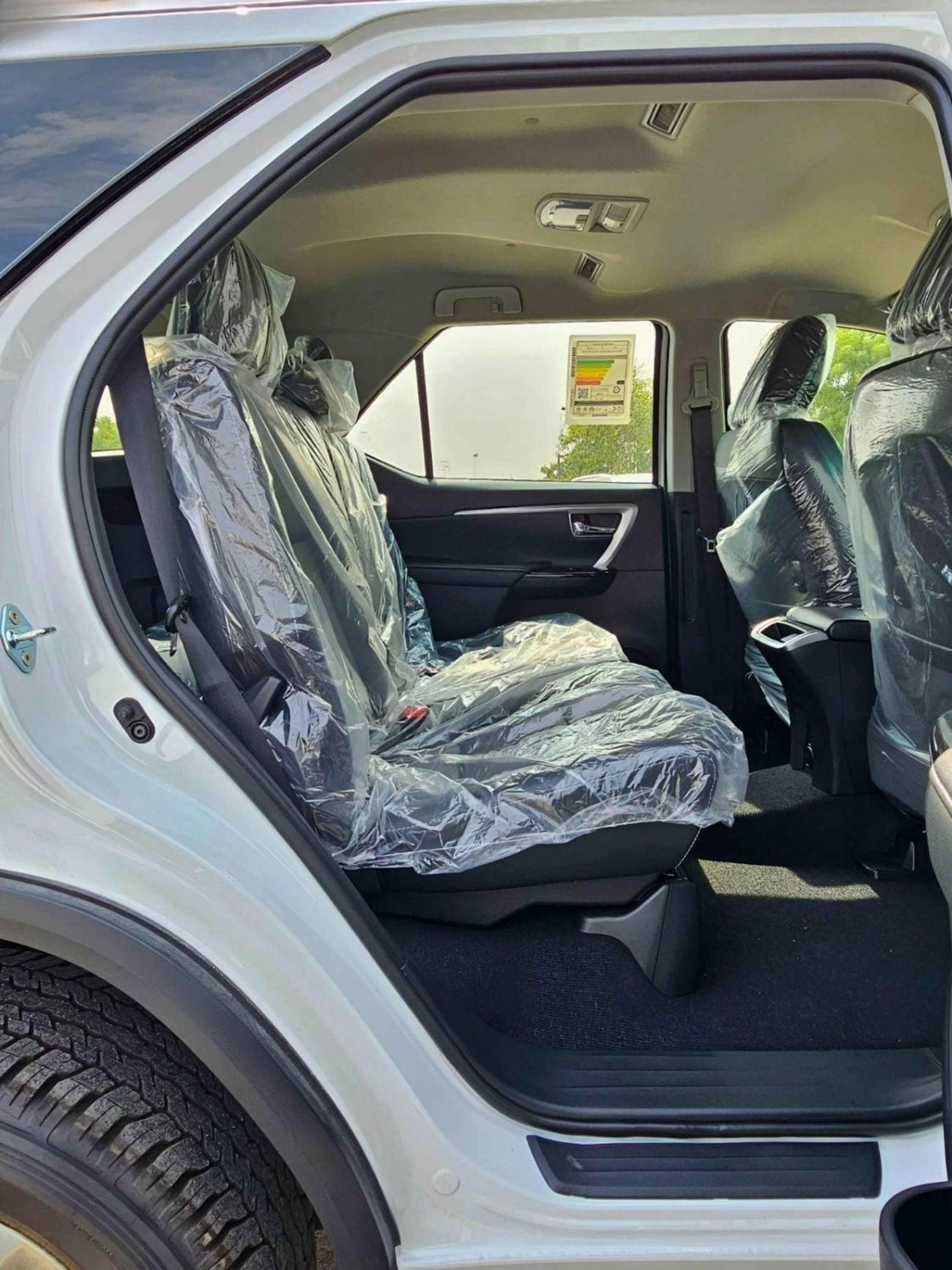 Toyota Fortuner VXR SR5 ADVENTURE / 4.0L V6 PETROL / FRONT PWR SEATS / PUSH START / DIFF LOCK AUTO A/C (CODE # F6HA)-10-0