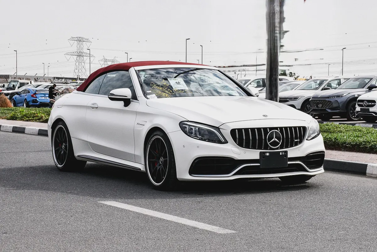 2019 - BENZ C63 S CABRIOLET  - SUPER CLEAN - LIKE NEW - ONLY 68,000 KM
