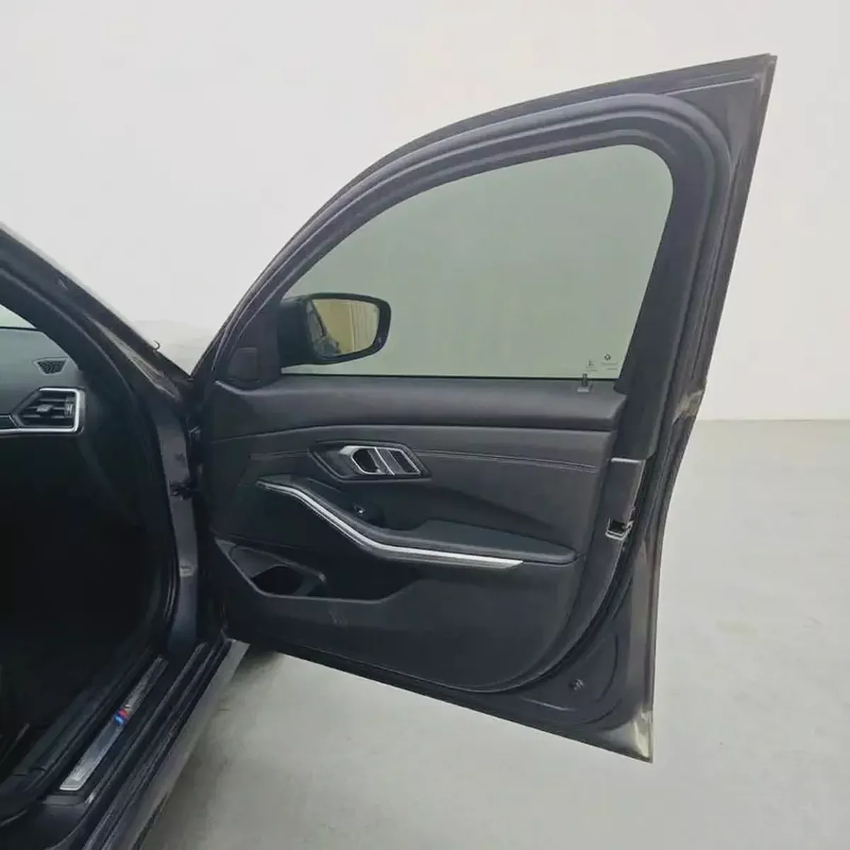 AED 1707 PM | BMW 330i M PACKAGE 2021 | FULL AGENCY SERVICE HISTORY | 1 YEAR WARRANTY | GCC-9-9