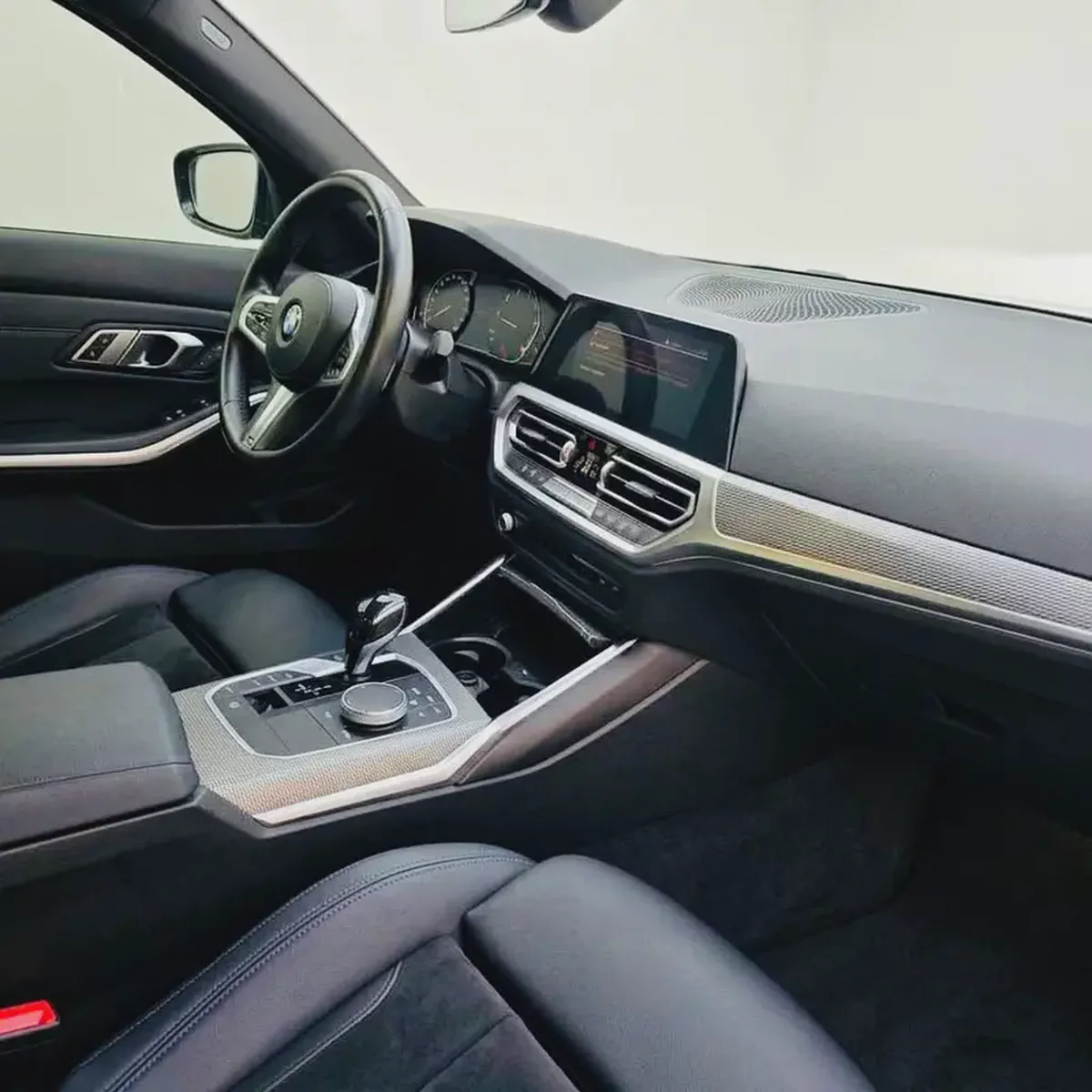 AED 1707 PM | BMW 330i M PACKAGE 2021 | FULL AGENCY SERVICE HISTORY | 1 YEAR WARRANTY | GCC-12-12