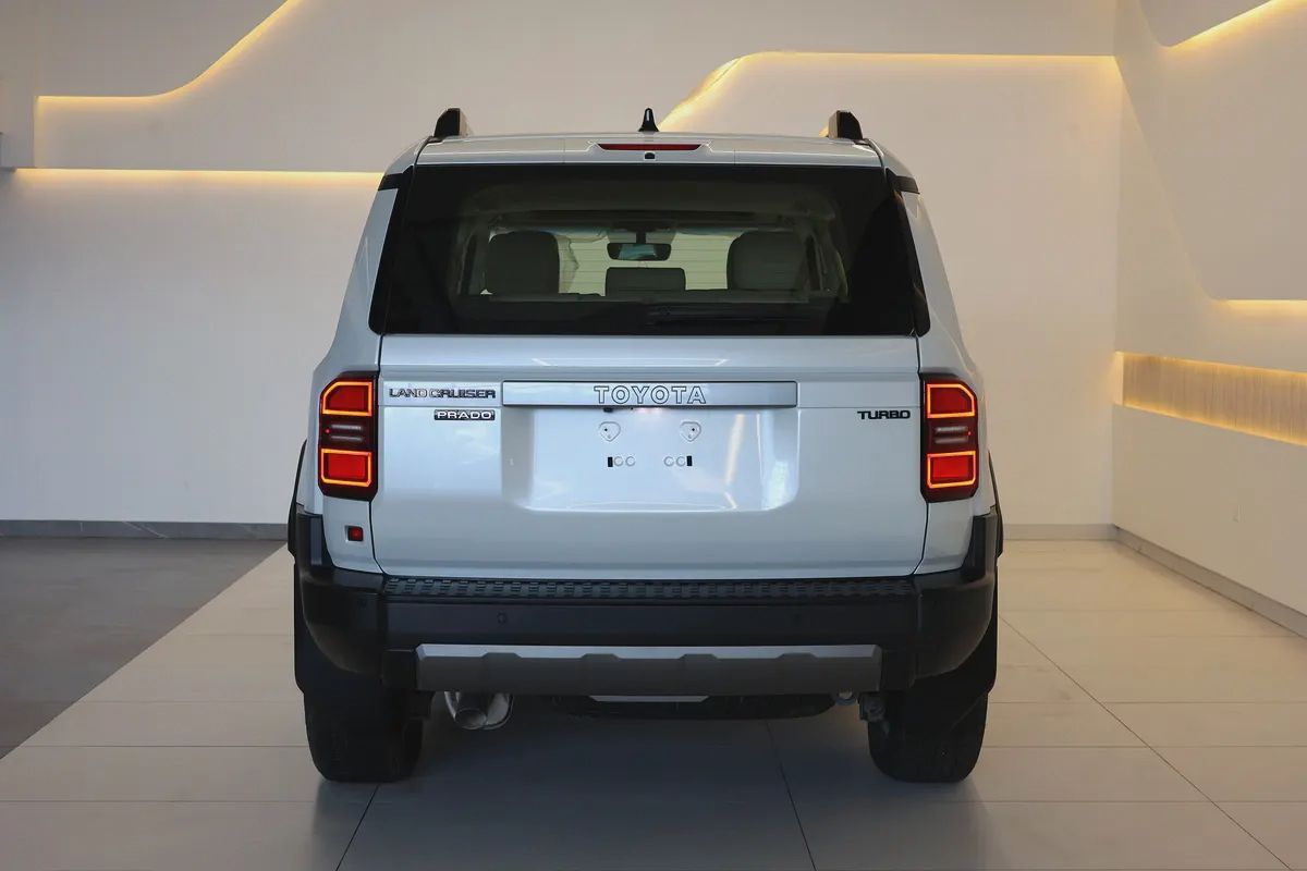 2024 Toyota Prado GXR-ZERO KM - GCC Specs -UNDER WARRANTY SERVICE -Brand New-6-6