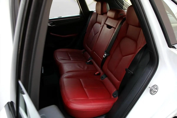 PORSCHE MACAN 2021 - GCC - FULLY LOADED - AMAZING CONDITION