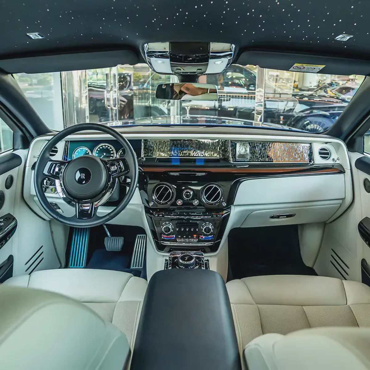 2019 Rolls-Royce Phantom GCC DONE ONLY 4000KM-8-8