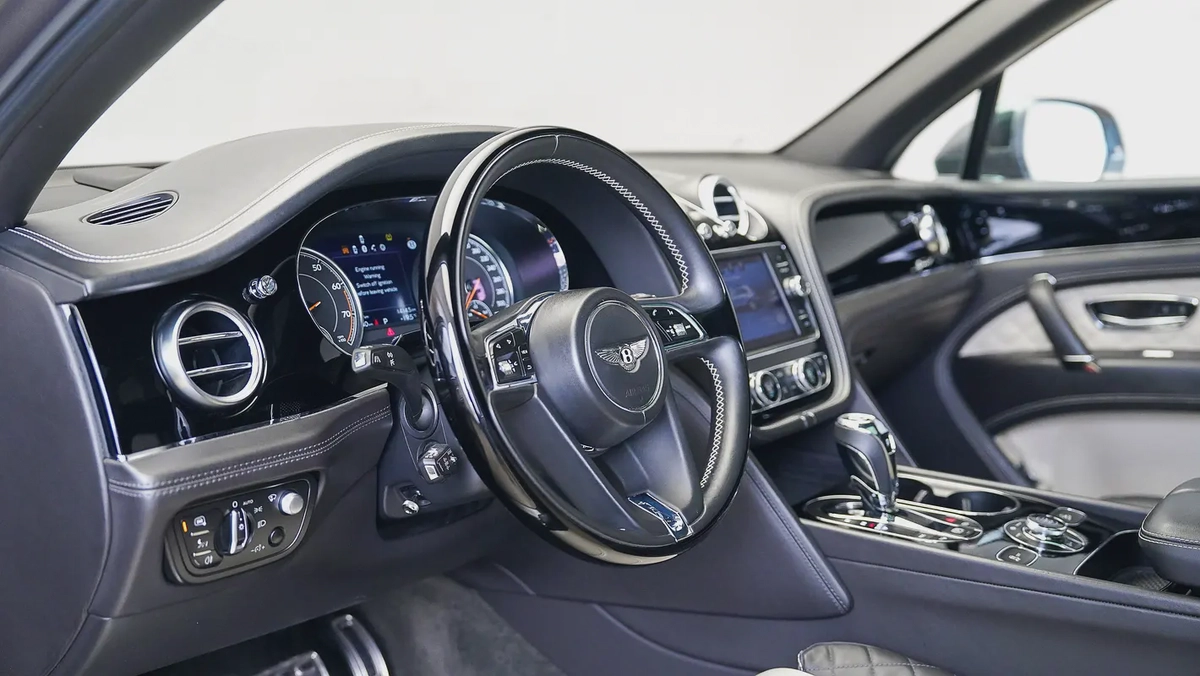 UAEs Very Best Example | AED 5,892 Per Month |  W12 Speed Carbon-3-3