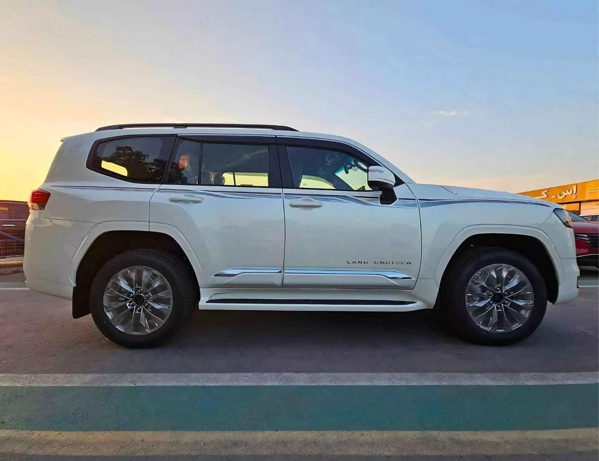 Toyota Land Cruiser GXR TWIN TURBO / 3.3L DIESEL / BIG DVD / JBL SPEAKERS / FULL OPTION (CODE#LCDGXRH)-2-0