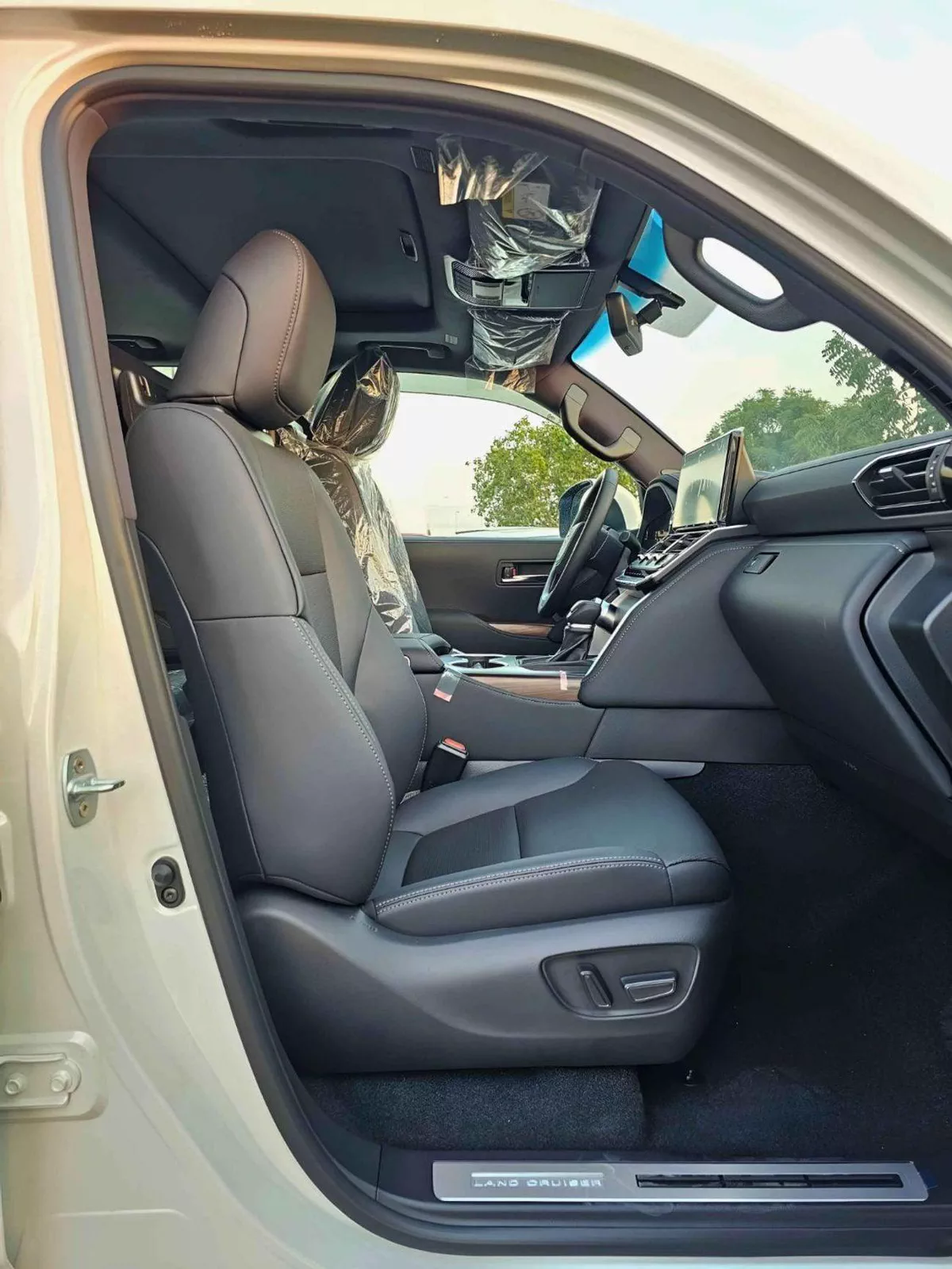 Toyota Land Cruiser GXR TWIN TURBO / 3.3L DIESEL / BIG DVD / JBL SPEAKERS / FULL OPTION (CODE#LCDGXRH)-7-0