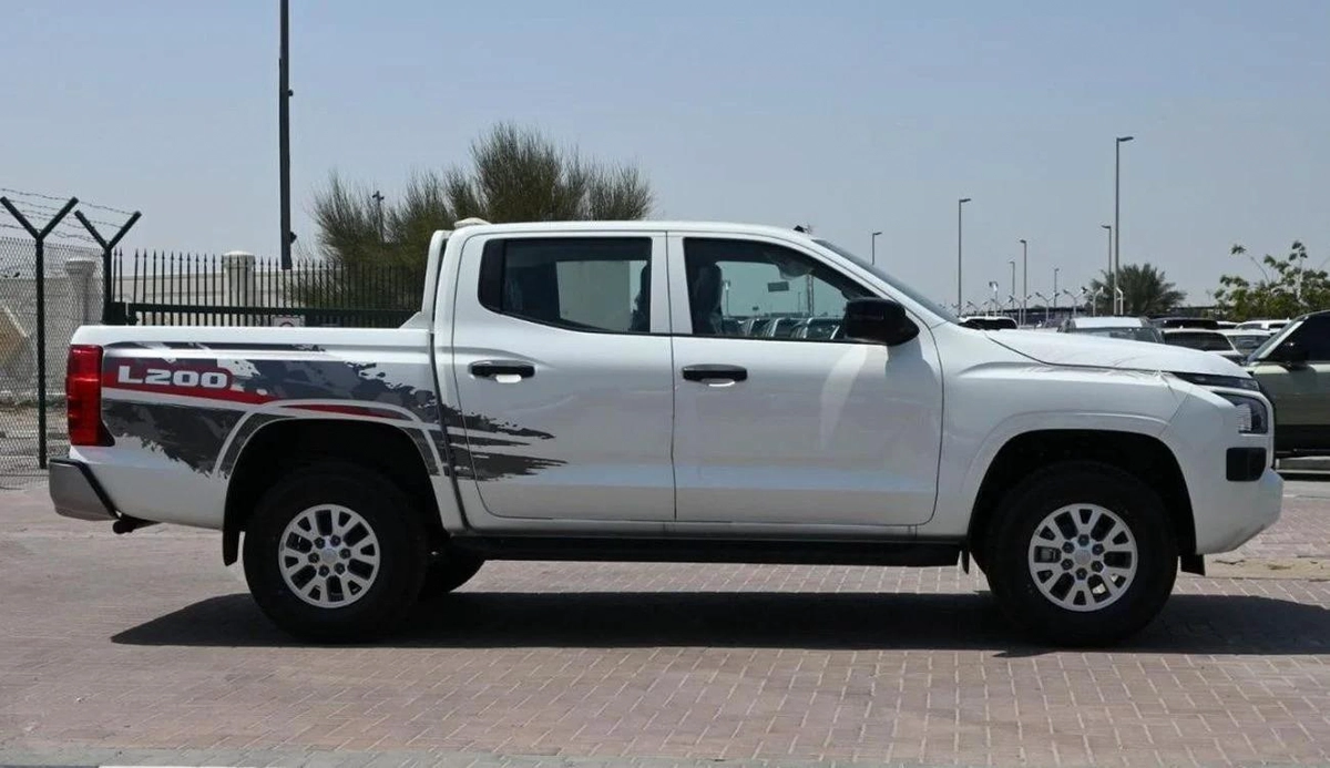 Mitsubishi L200 Mitsubishi L200 2.5L P MY25-7-7