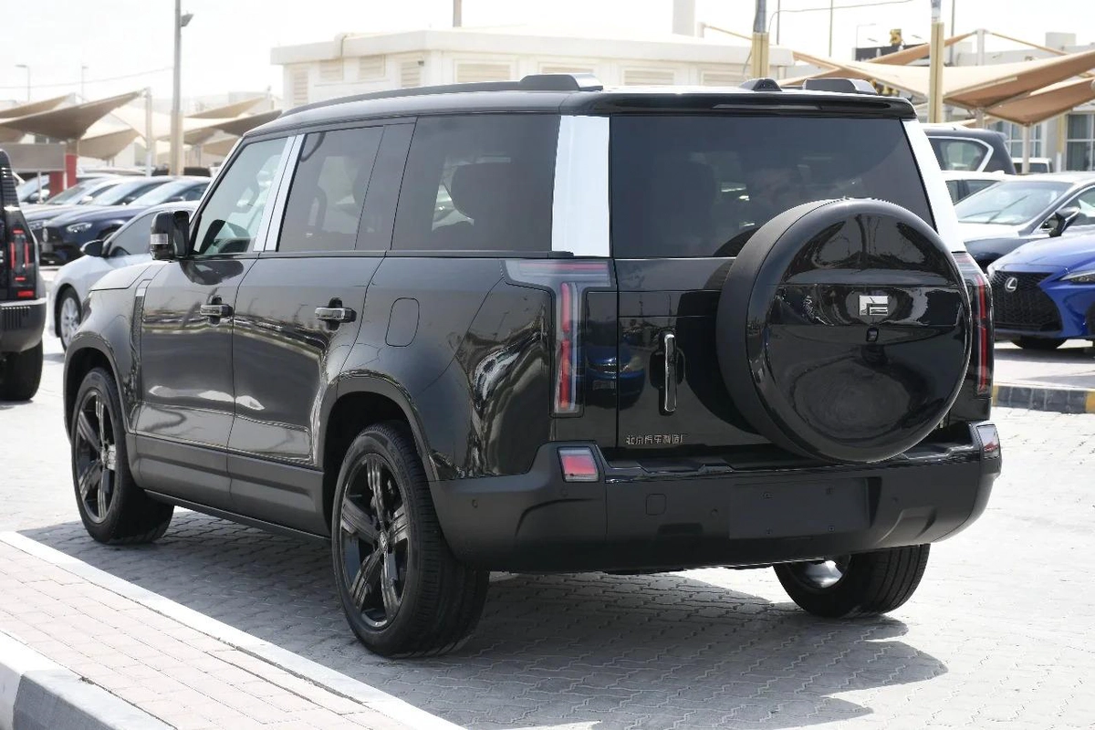 ROX 01 ( PHEV ) | VIP 6 SEATS AWD 2025 | BLACK LIKE-10-10