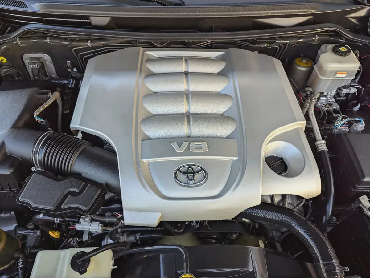 2018 Toyota Land Cruiser GXR V8 5.7L – Top Full Option | GCC Excellent Condition Specs-19-19