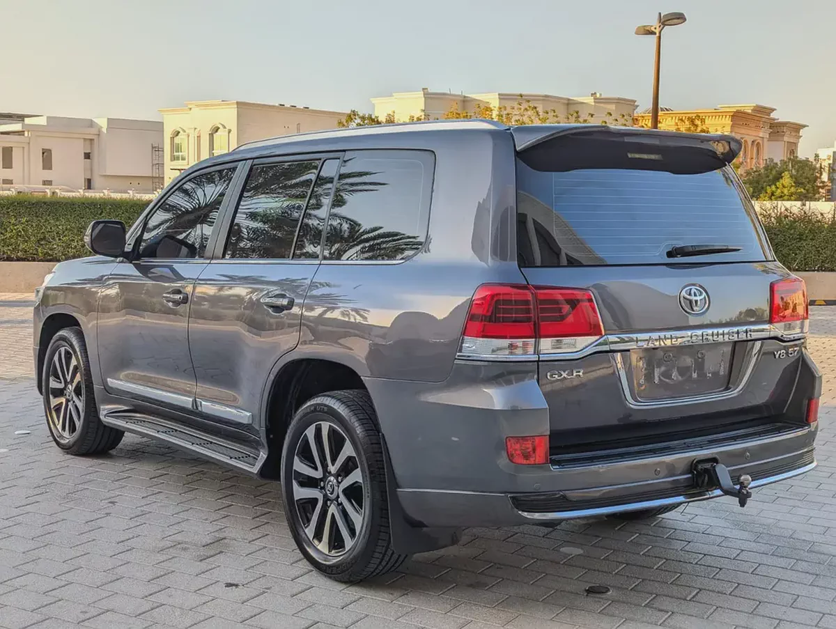 2018 Toyota Land Cruiser GXR V8 5.7L – Top Full Option | GCC Excellent Condition Specs-3-3