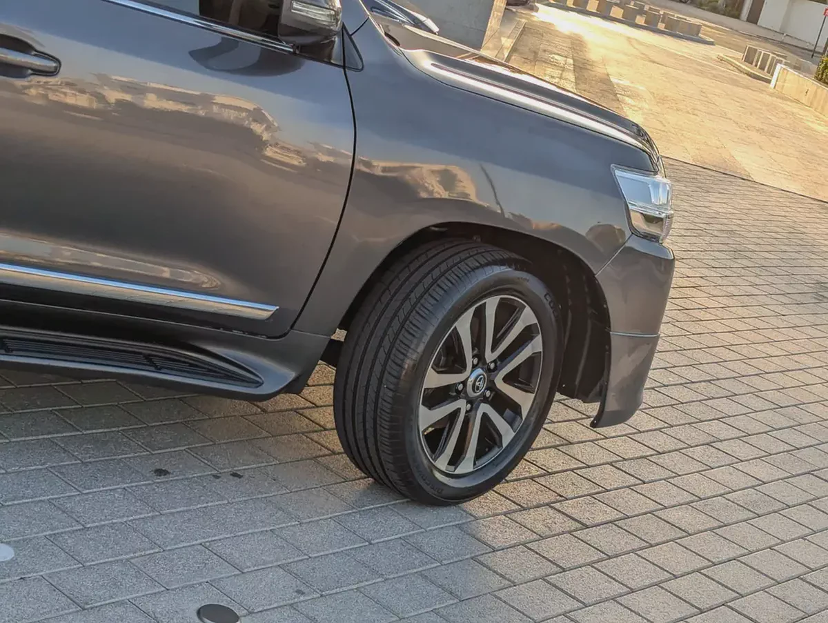 2018 Toyota Land Cruiser GXR V8 5.7L – Top Full Option | GCC Excellent Condition Specs-6-6