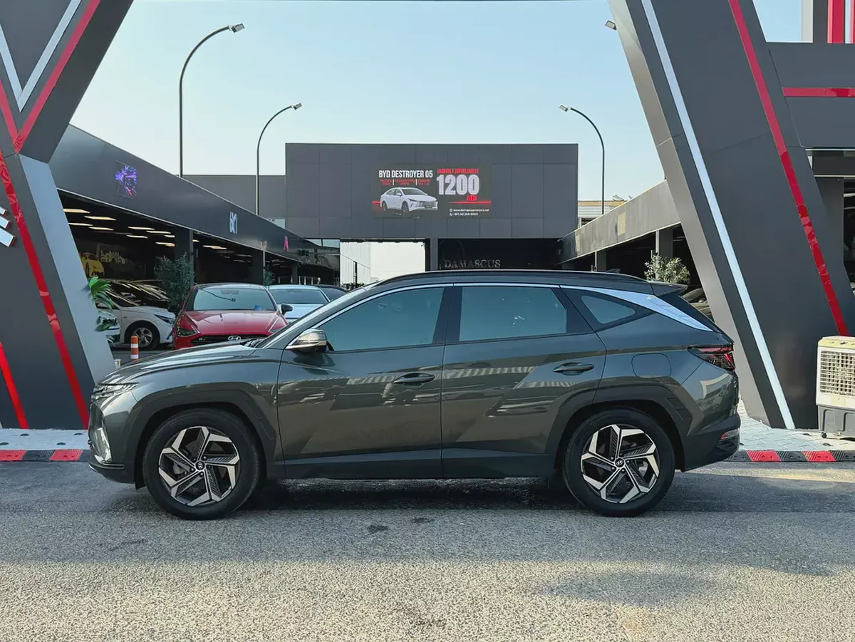 2021 Hyundai Tucson Platinum - Korean Specs - Excellent Condition-4-4