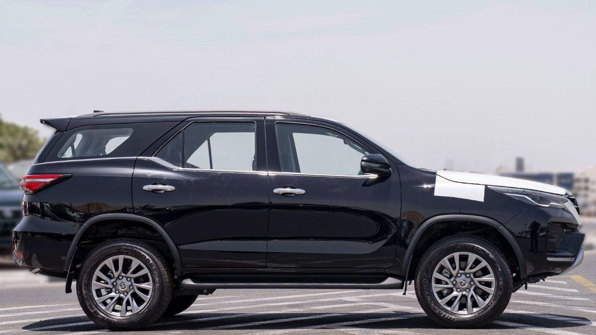 Toyota Fortuner VXR 4.0L (278 HP) FORTUNER VXR  V6 4.0L-6-0