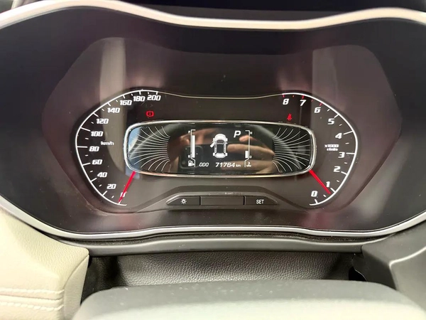 2023 Chevrolet Groove LT - GCC Specs - Like New!