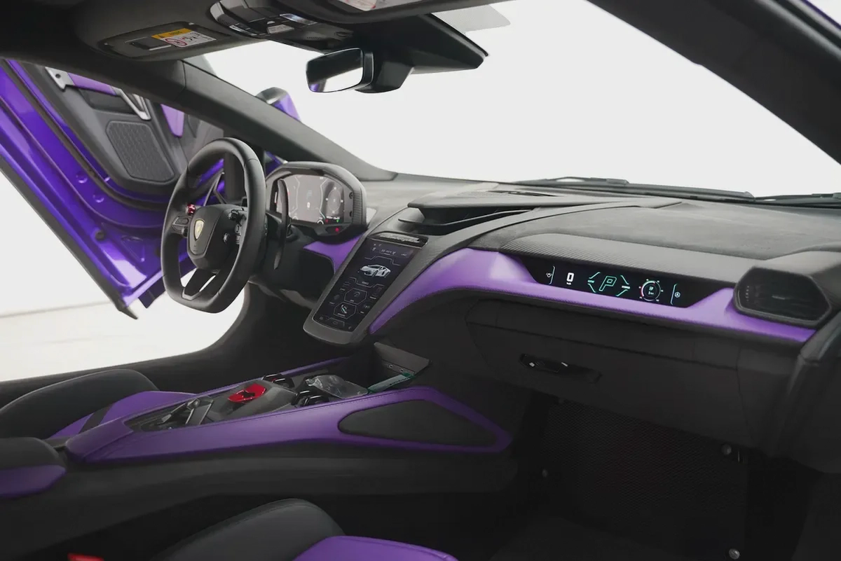 2025 LAMBORGHINI REVUELTO-17-17