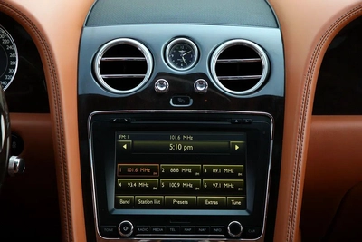 Bentley Flying Spur V8-19