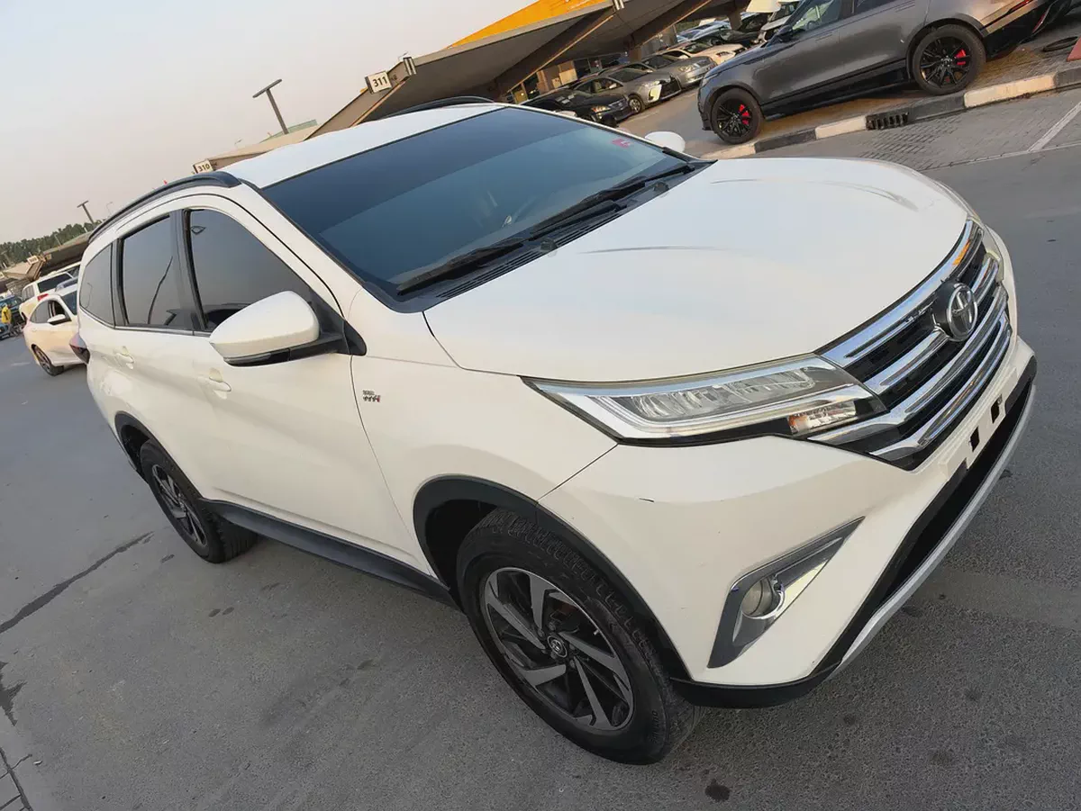 Toyota Rush 2019 GCC Specs white color GCC calen car-2-2