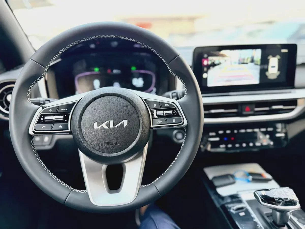 2025 | Kia K3 1.5L | Luxury-8-8