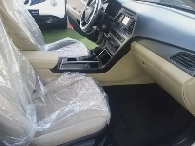 Hyundai Sonata Mid 2016 - GCC Specs - Well Maintained-9