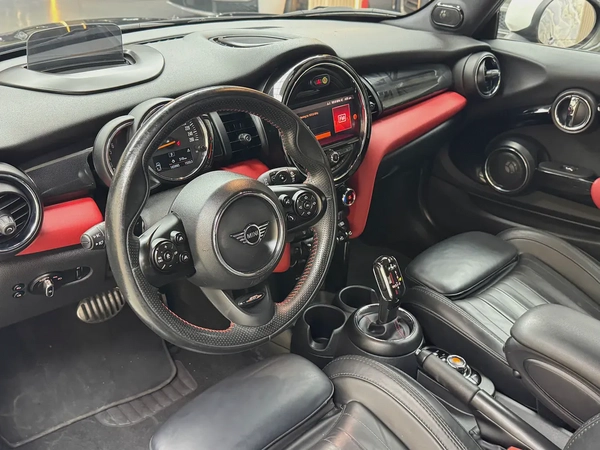 2021 MINI Cooper John Cooper Works GCC Specs - Pristine Condition