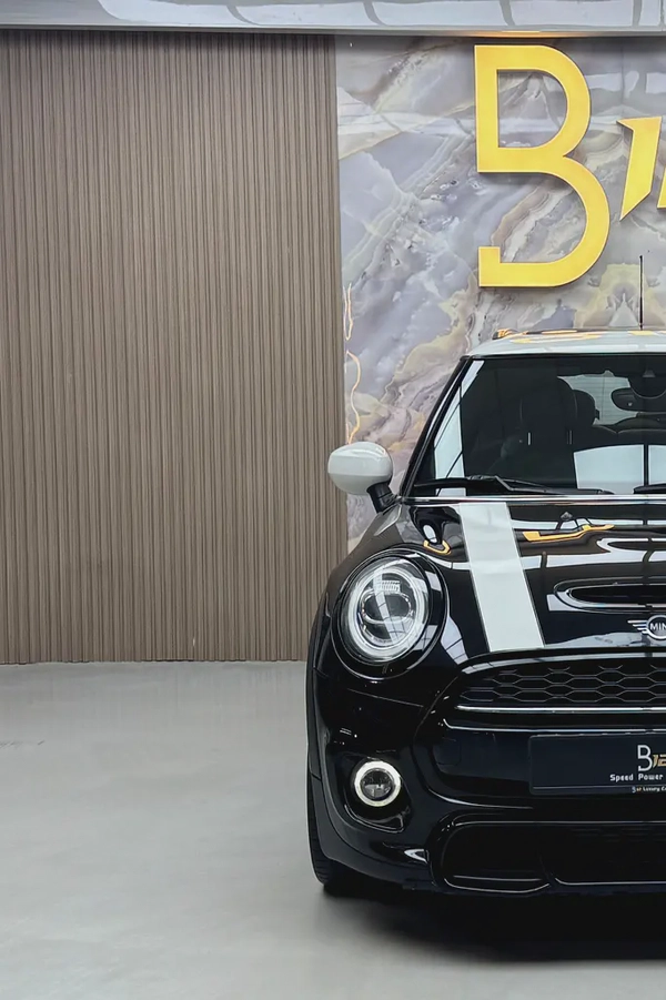 2021 MINI Cooper John Cooper Works GCC Specs - Pristine Condition