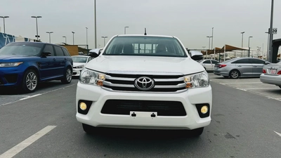 Toyota Hilux Double Cab 2022 - GCC Specs - Excellent Condition-4