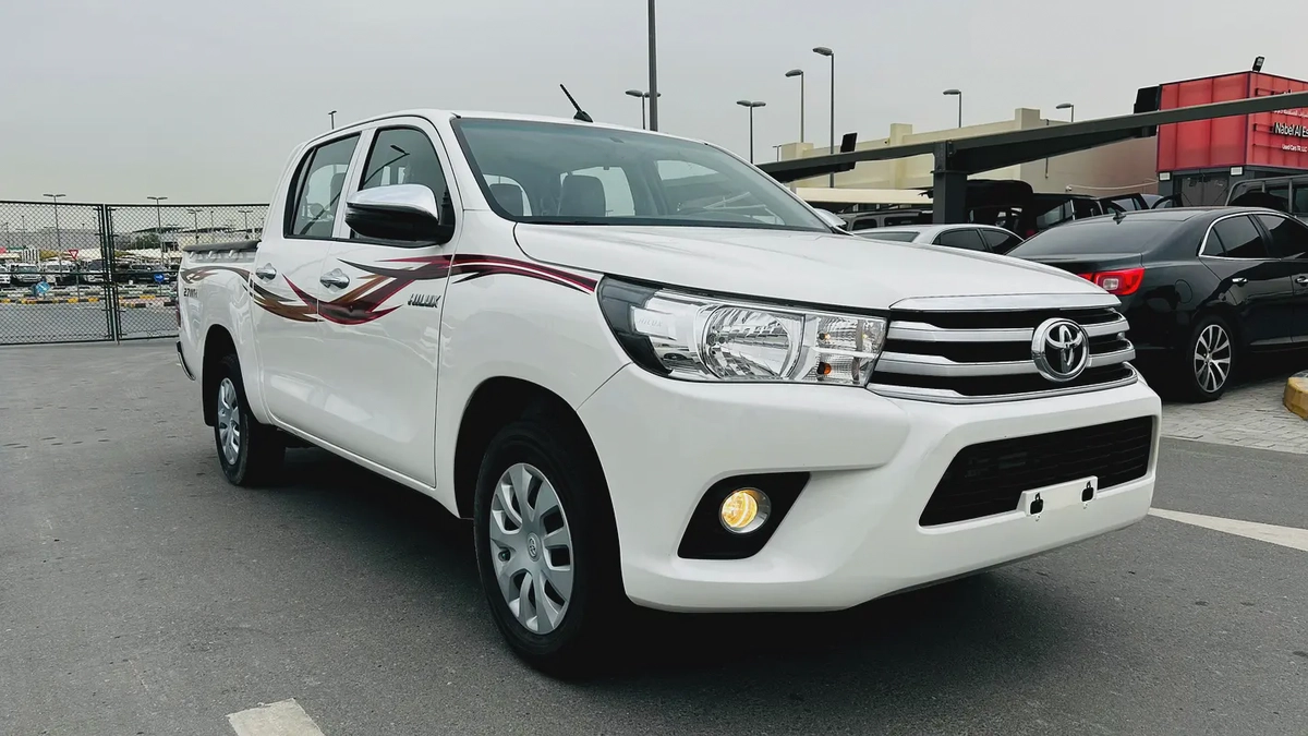Toyota Hilux Double Cab 2022 - GCC Specs - Excellent Condition-1-1