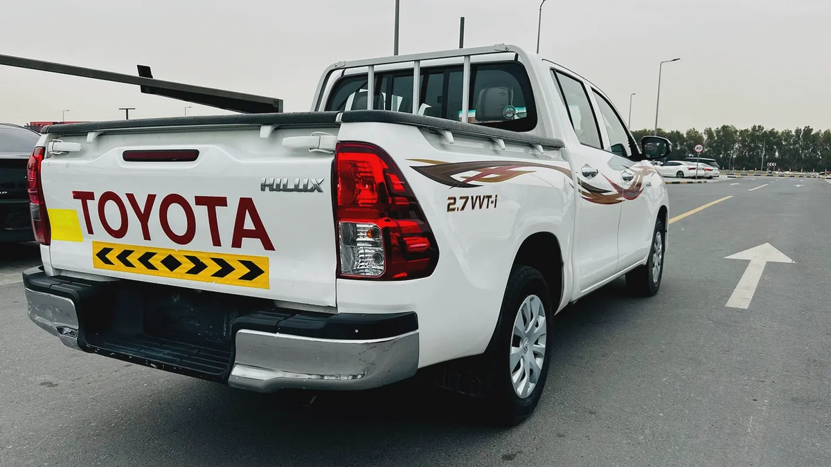 Toyota Hilux Double Cab 2022 - GCC Specs - Excellent Condition-2-2