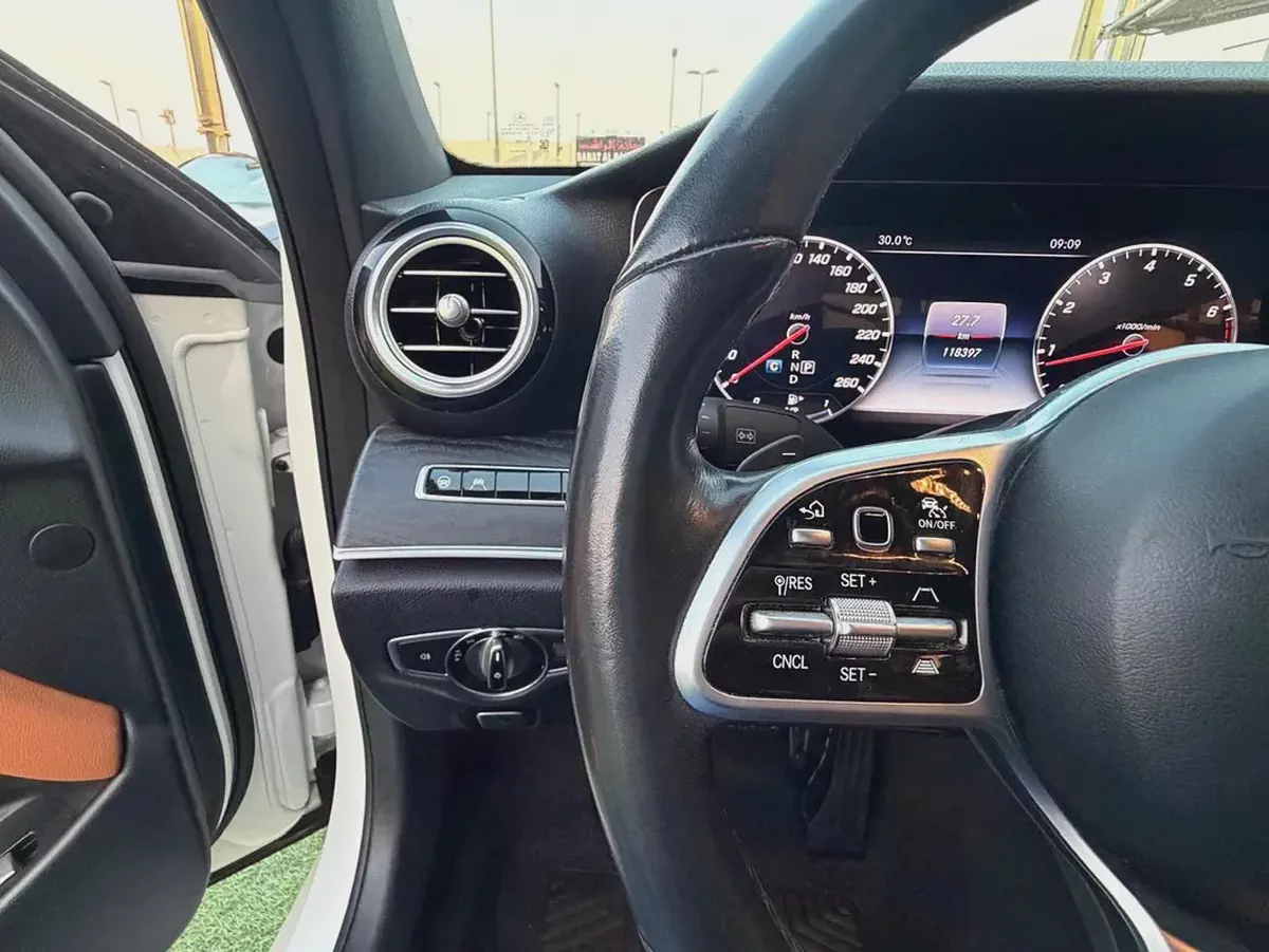 Mercedes-Benz E-Class E 300 4MATIC 2019-12-12
