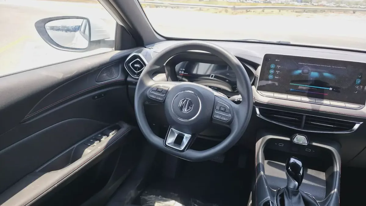 MG MG5 Luxury 2026 GCC Specs-12-12