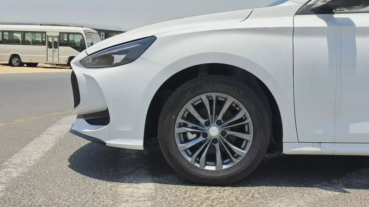 MG MG5 Luxury 2026 GCC Specs-8-8