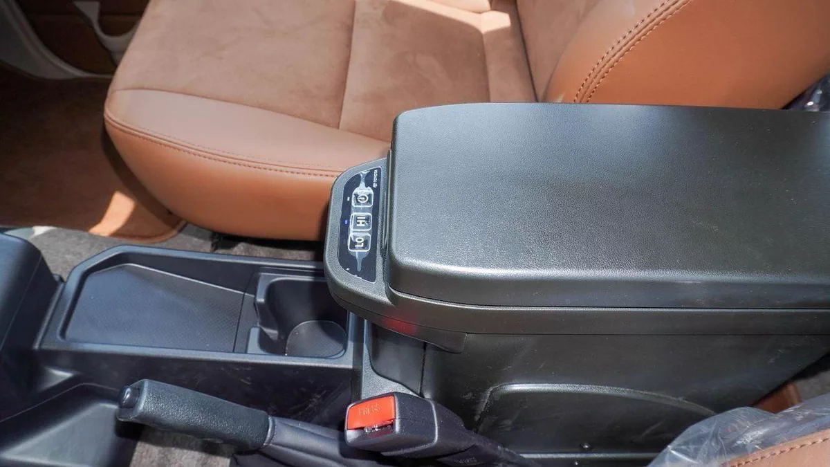 Toyota Land Cruiser 70 LC76 LX LX 4.0L V6 A/T-9-0