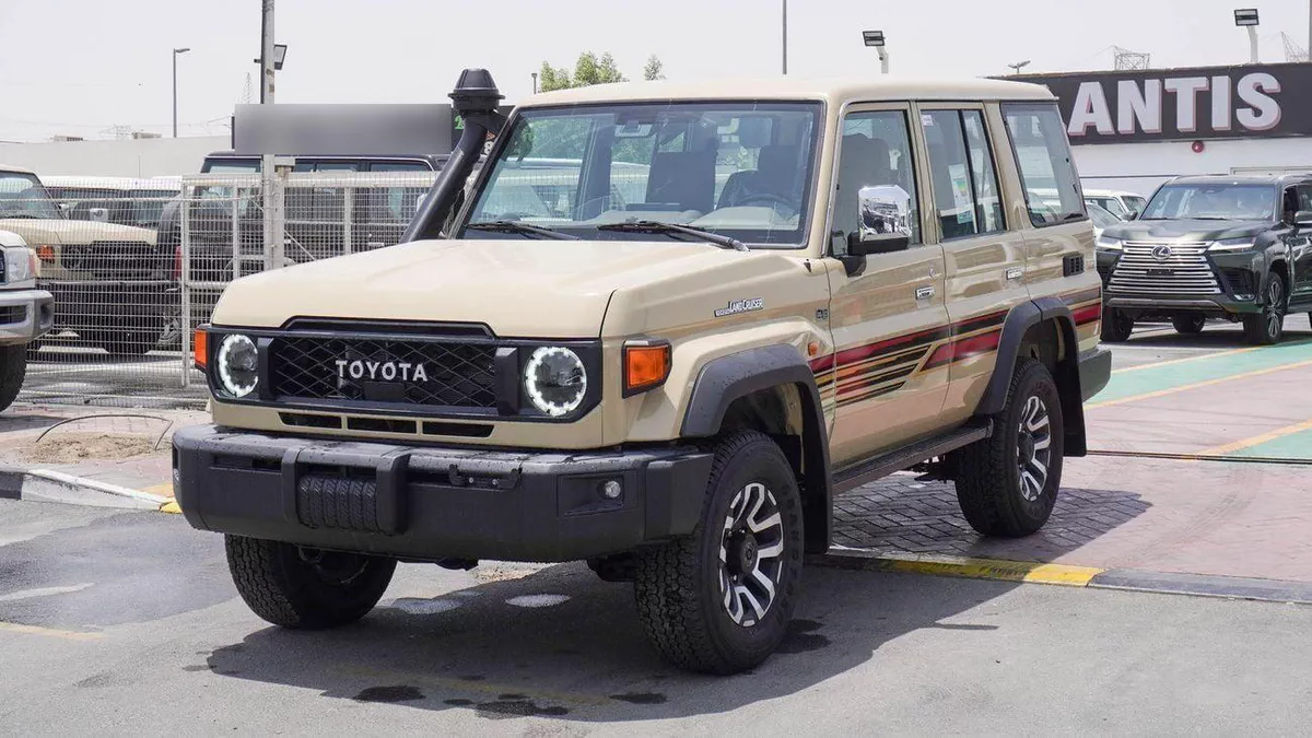 Toyota Land Cruiser 70 LC76 LX LX 4.0L V6 A/T-2-0
