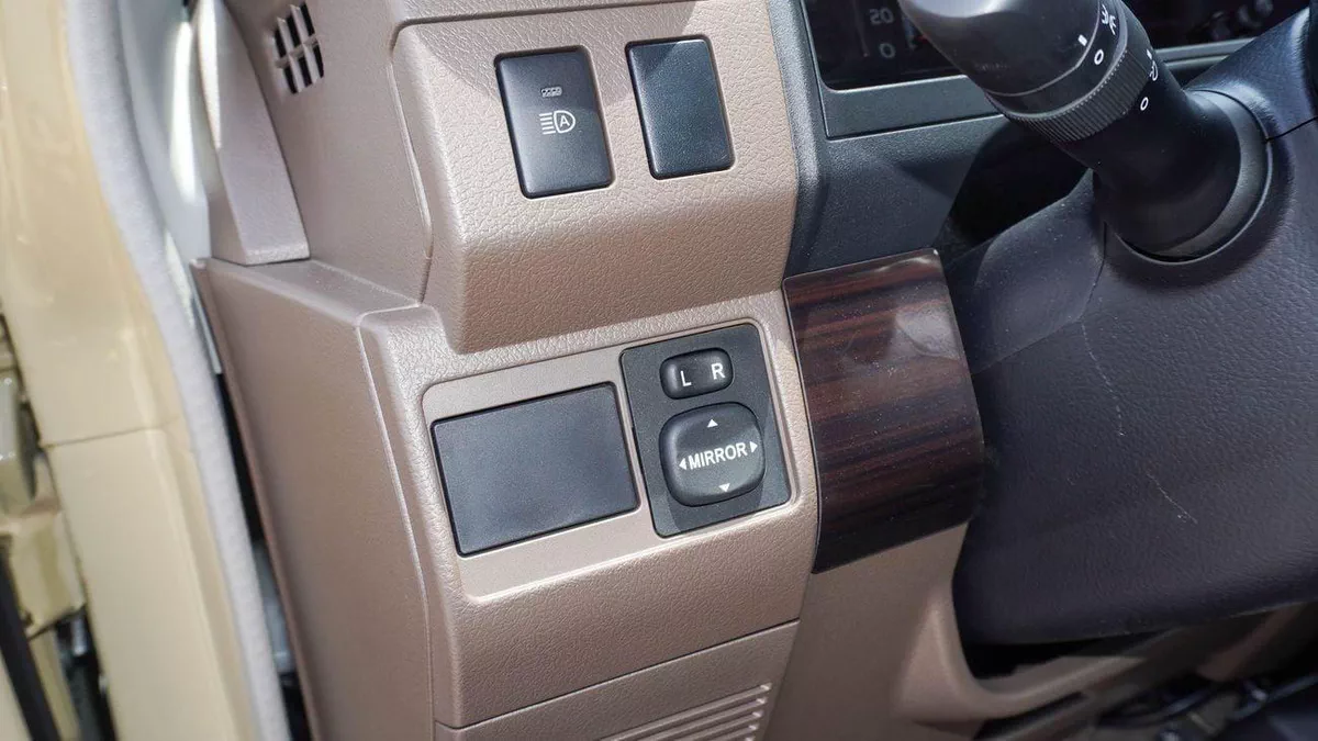 Toyota Land Cruiser 70 LC76 LX LX 4.0L V6 A/T-4-0